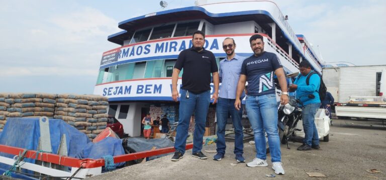 Os três amigos desenvolveram aplicativo capaz de controlar cargas e passageiros de barcos no Porto Hidroviário de Manaus. Foto: Arquivo Pessoal