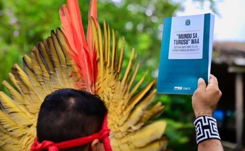 Livro da lei é traduzido para Nheengatu, idioma originário do Amazonas. Foto: Felipe Sampaio/SCO/SFT.