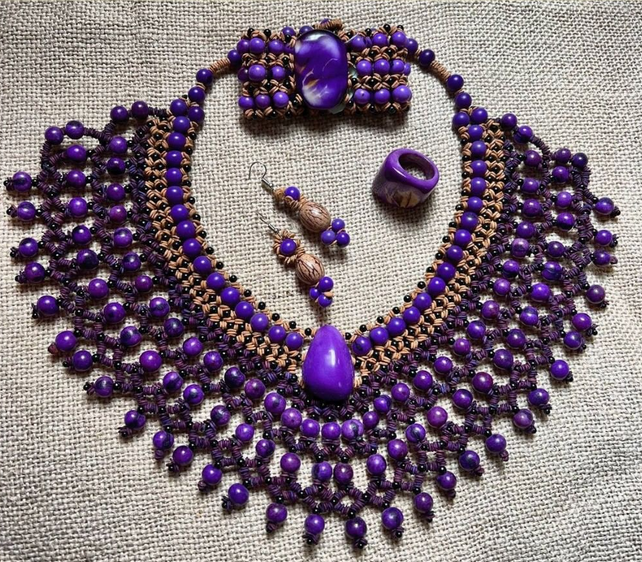 Confecção de joias artesanais também foi sucesso. Foto: Divulgação Associação de Mulheres Indígenas