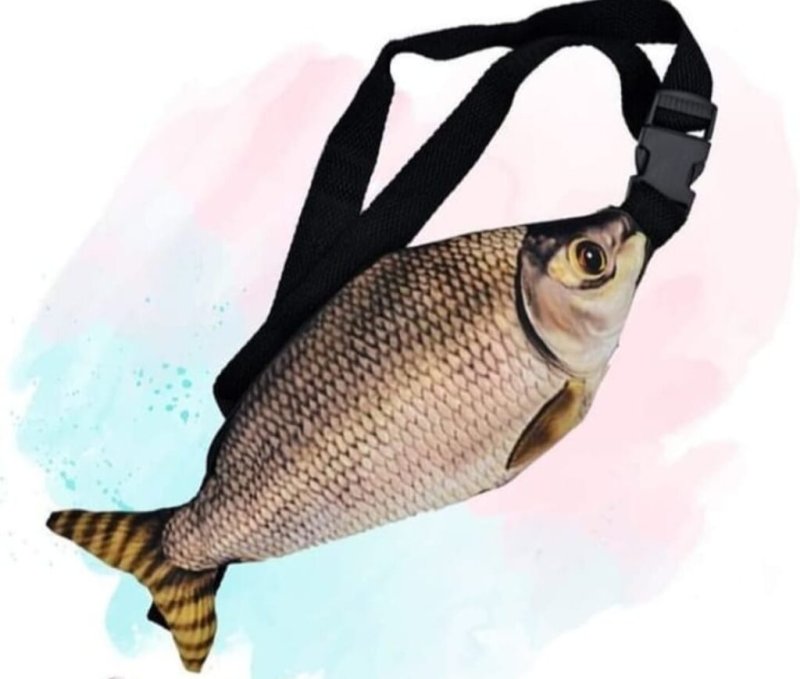 A pochete em formato de peixe que virou sonho de consumo. Foto: Reprodução/Instagram
